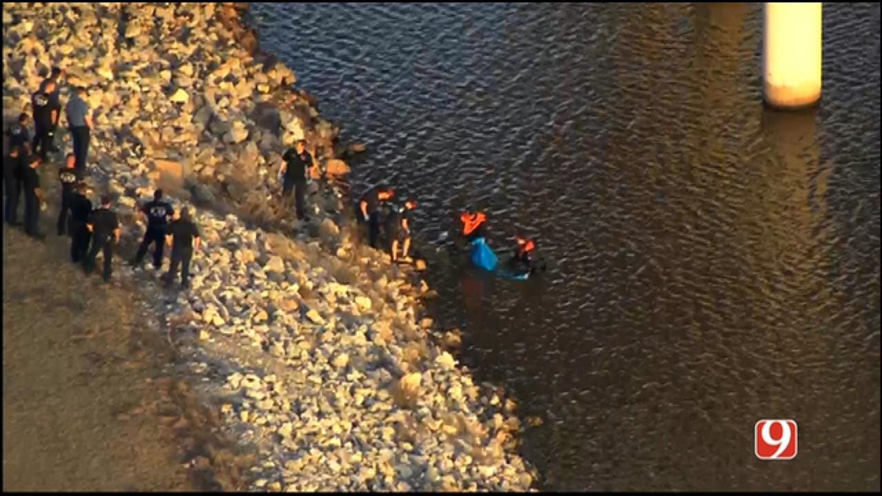 WEB EXTRA: SkyNews 9 Flies Over As Body Recovered From Oklahoma River