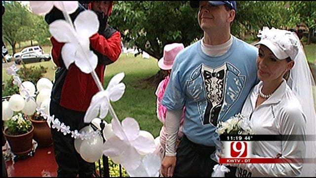 Couple Weds In The Middle Of OKC Half Marathon
