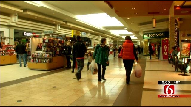 Green Country Shoppers Look For After-Christmas Deals