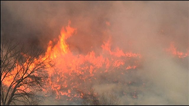 SkyNews 9 Flies Over Massive Wildfire In Slaughterville