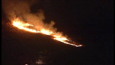 WEB EXTRA: SkyNews6 Flies Over West Tulsa Grass Fire