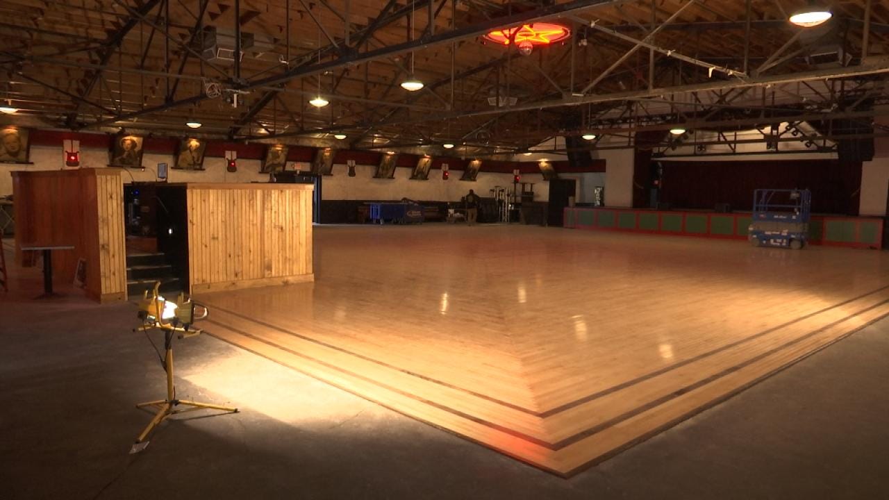 Cain's Ballroom Unveils New Dance Floor