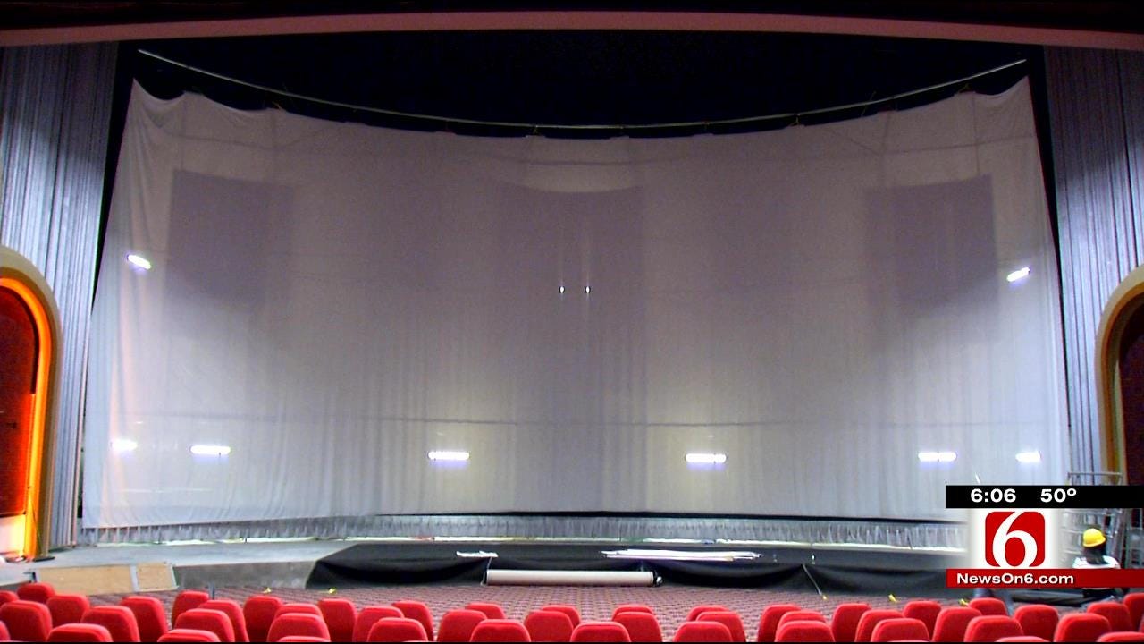 Broken Arrow's New Theater Installs First Of Its Six-Story Screens