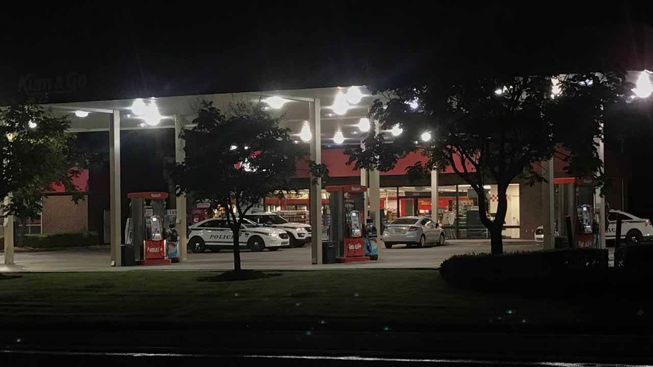 Tulsa Police Respond To Armed Robbery At Kum & Go