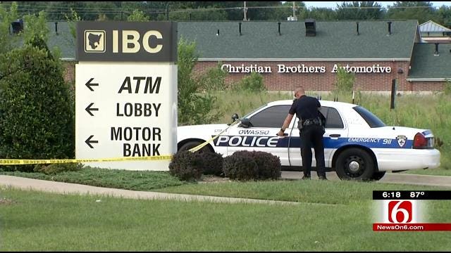 Owasso Police Investigate Robbery, Bomb Threat At IBC Bank
