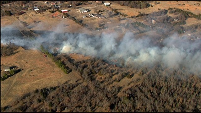 SkyNews 9 HD Over Large Grass Fire Near Choctaw