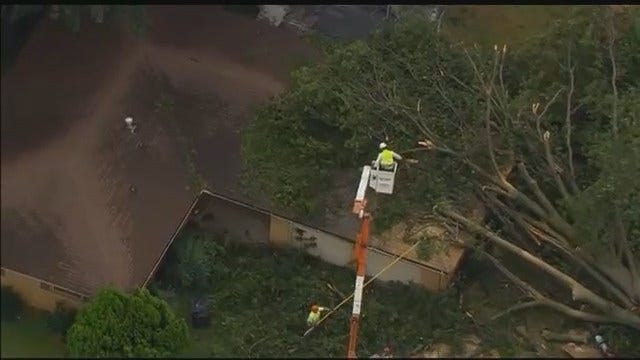 Osage SkyNews 6 HD: Workers Remove Downed Tree From Roof Of Bartlesville Home