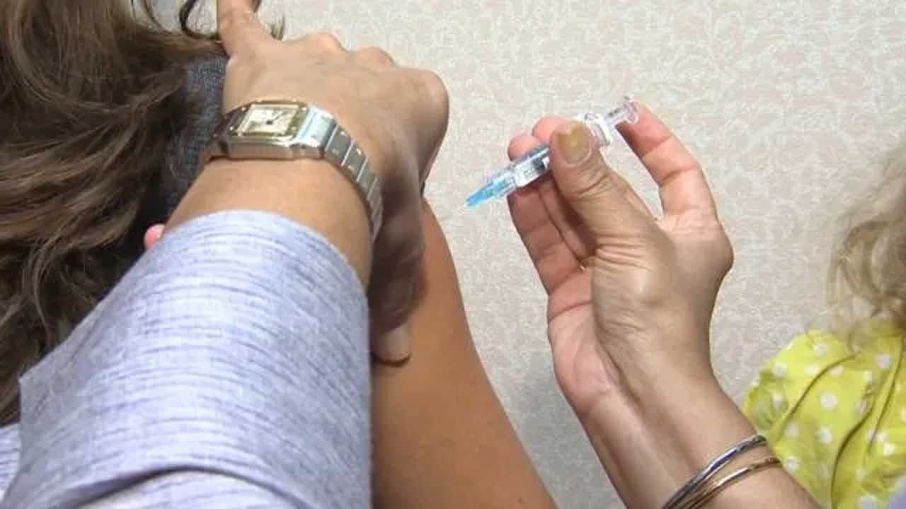 Experts Give Advice On Staying Healthy As Flu Season Begins To Peak