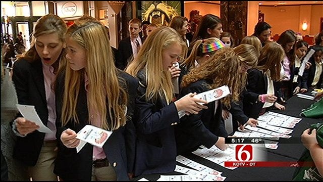 Tulsa Students Take Part In Salvation Army's Angel Tree