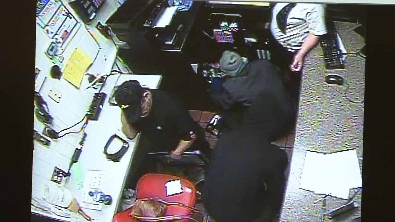Police Investigating Gang Members Robbing Tulsa Restaurants