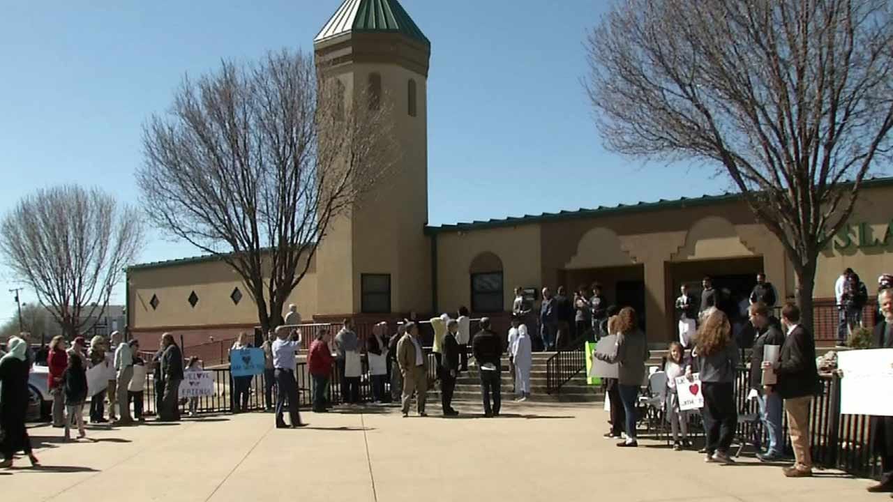 Tulsans Show Support For Muslim Neighbors After New Zealand Attacks