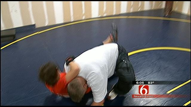 OHP Lieutenant Demonstrates How To Fend Off An Attacker
