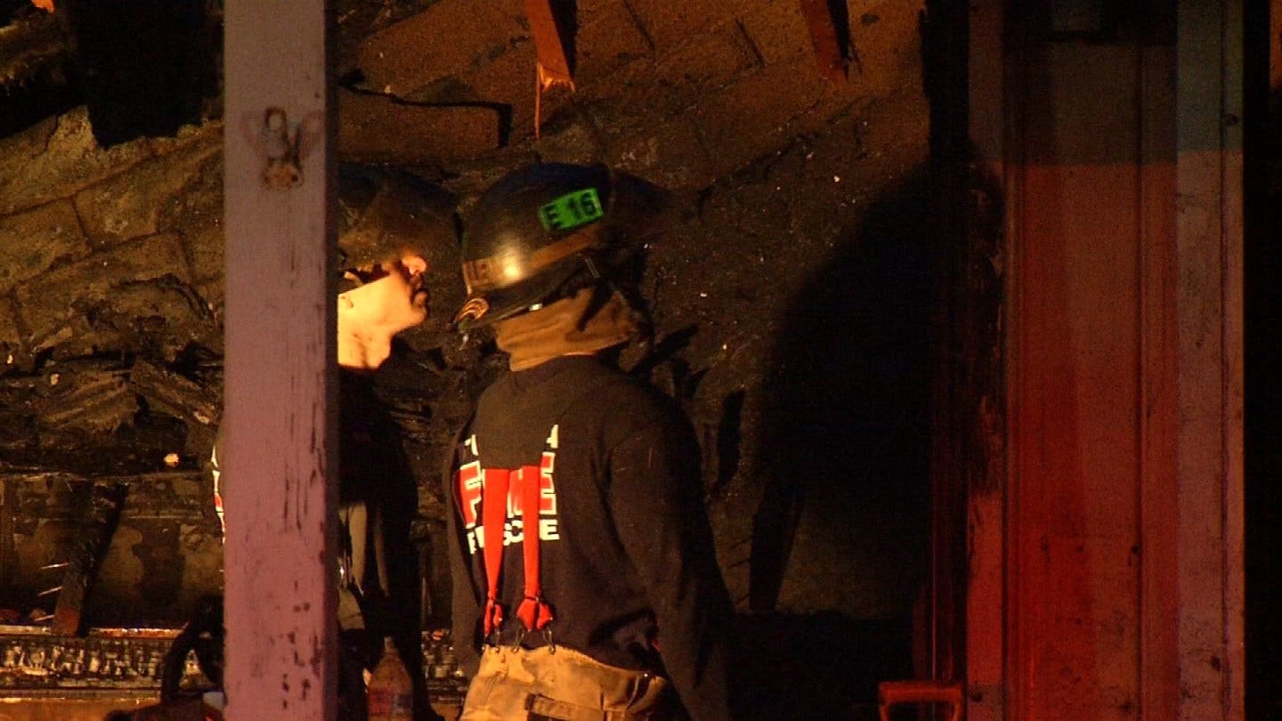 2 Firefighters Injured Fighting Abandoned House Fire Near Turley