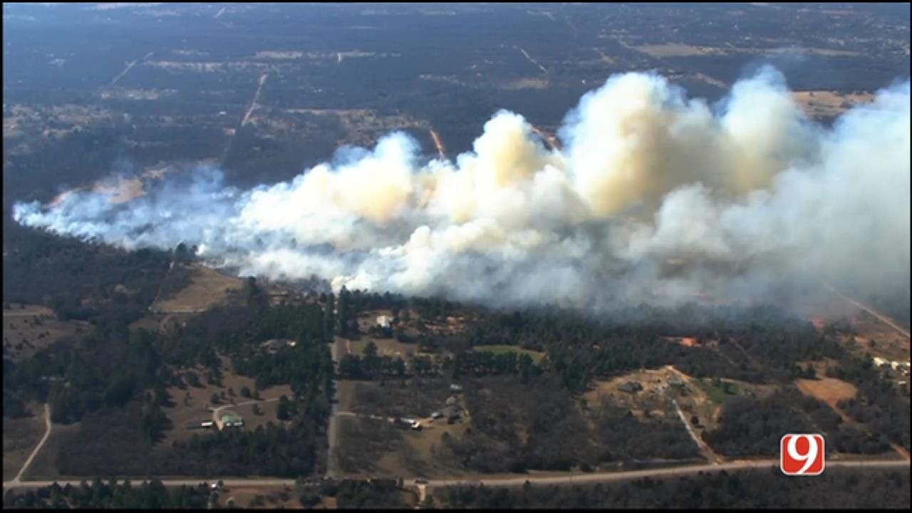 WEB EXTRA: SkyNews 9 Flies Over Large Wildfire Near Lake Thunderbird