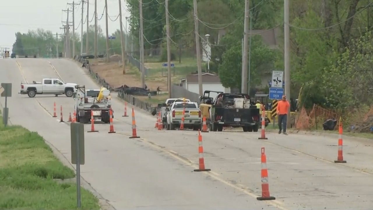 WATCH: Damaged Gas Line Closes Broken Arrow Road