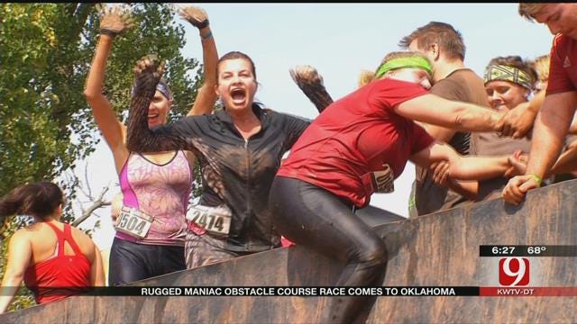 3,000 'Maniacs' Compete In OKC Obstacle Course Race