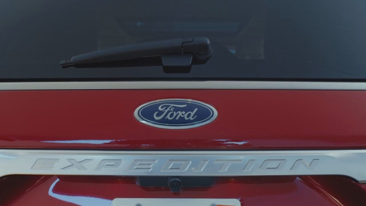 Ford Shopper: Built For The Holidays SE 2018 Sleigh - ACL-15-FPDV3499000H
