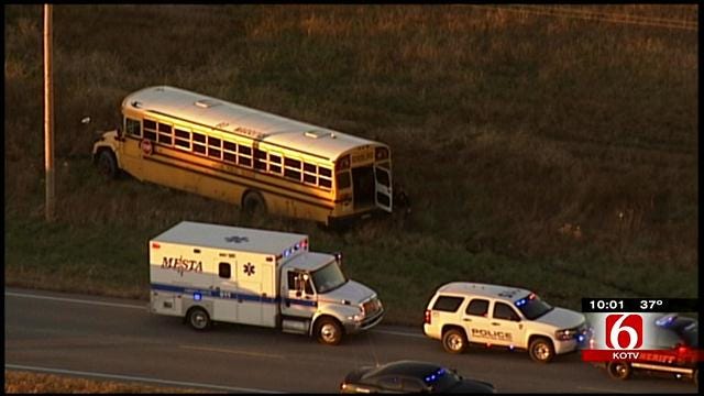 3 Teens Injured When Jeep Collides With School Bus In Mayes County