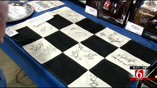 Tulsa Fans Get A Chance To Take Memorabilia At The Chili Bowl
