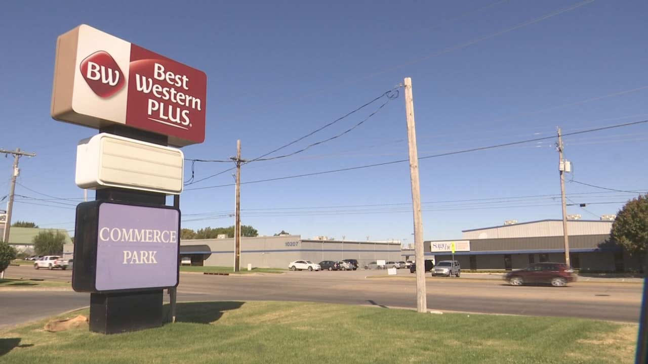 Tulsa Police Searching For Man Accused Of Robbing Best Western Hotel