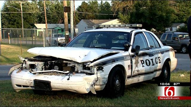 Six Hurt In Wreck Involving Tulsa Police Car