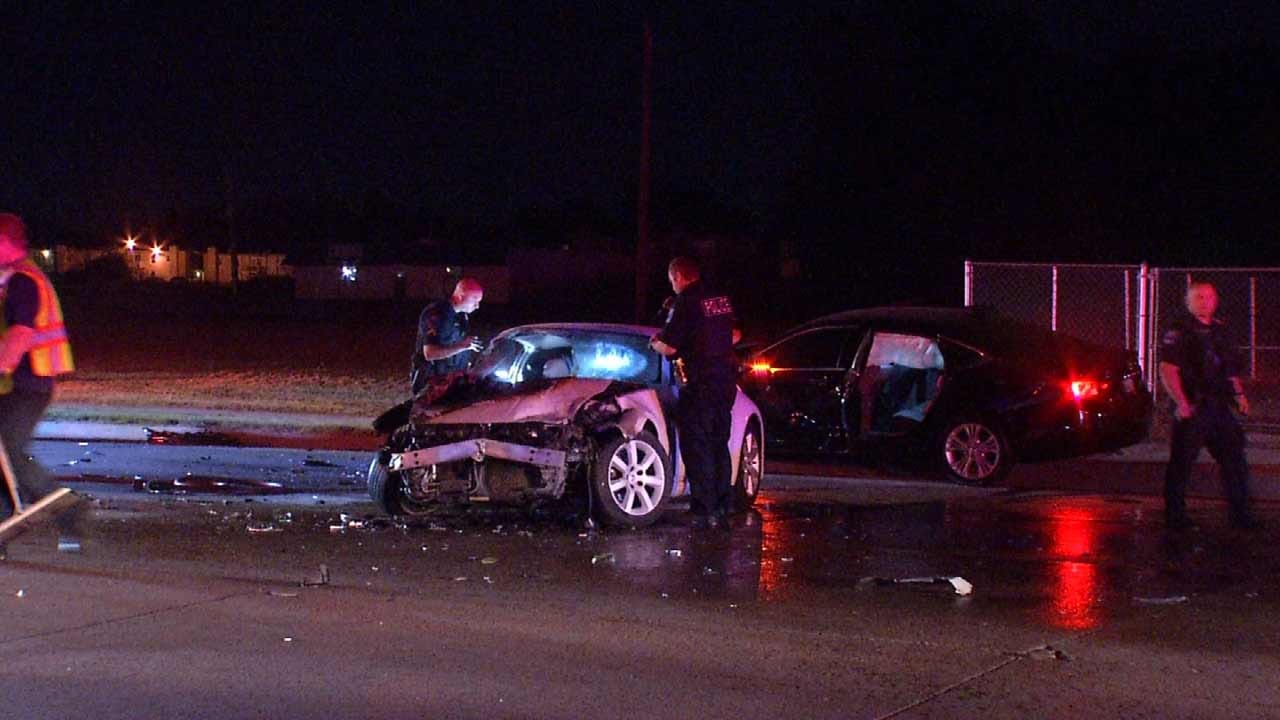 Police Searching For Drivers Who Ran Following 3-Car Crash