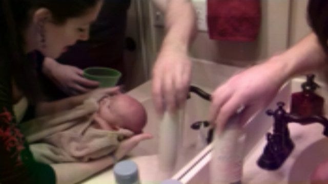 Baby Gage Takes His First Bath