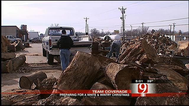 OKC Emergency Crews Prepare For Christmas Day Snow Storm
