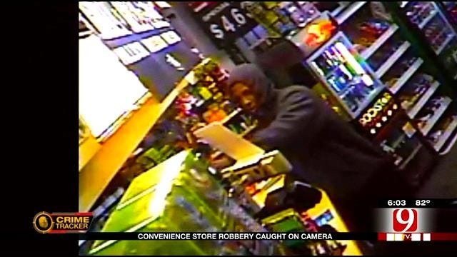 Robbers Use Knife, Gun To Rob Northwest OKC Clerk