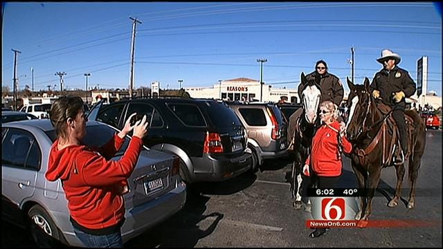 Mounted Patrol Officers Look Out For Shoppers During Holiday Season