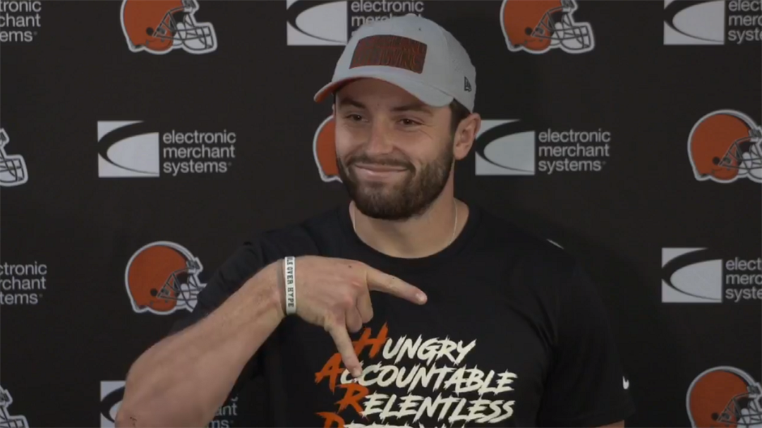 Baker Mayfield Gives Horns-Down Sign At Press Conference