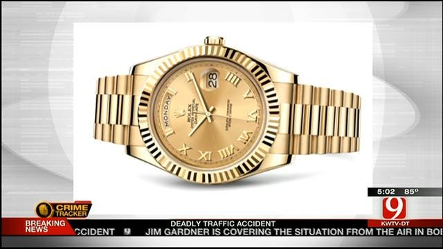 Police Searching For Suspects After Stealing Rolex Watches From Mall