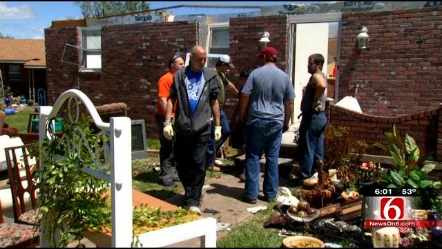 Volunteers Pour In To Help Quapaw Tornado Victims