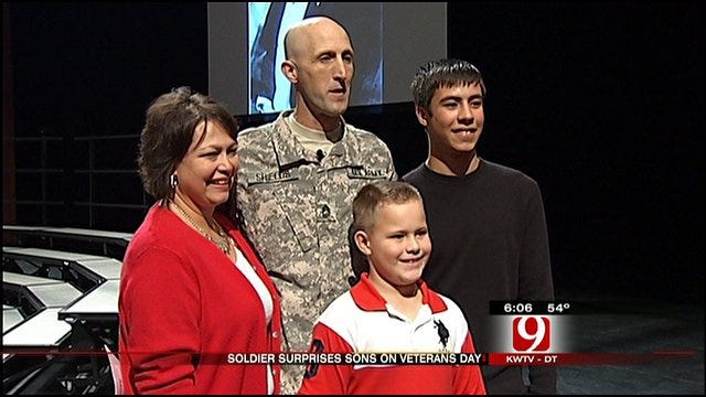 Weatherford Soldier Surprises Sons At School