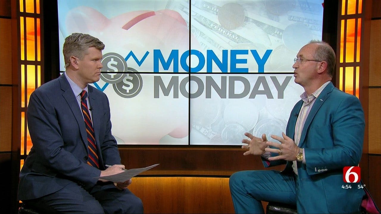 Money Monday: The Difference Between A 401K & An IRA