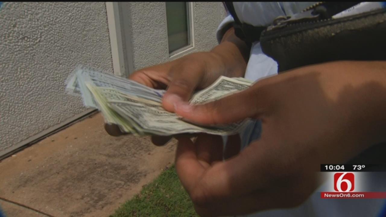Oklahoma Woman Helps Reunite Mississippi Woman With Lost Wallet, $2,000