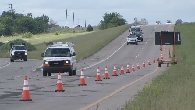 WEB EXTRA: Workers Fixing Potholes On Highway 75 North Of Tulsa