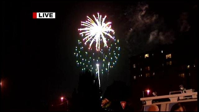Tulsa Fireworks Fans Endure Brief Storm At Veterans Park