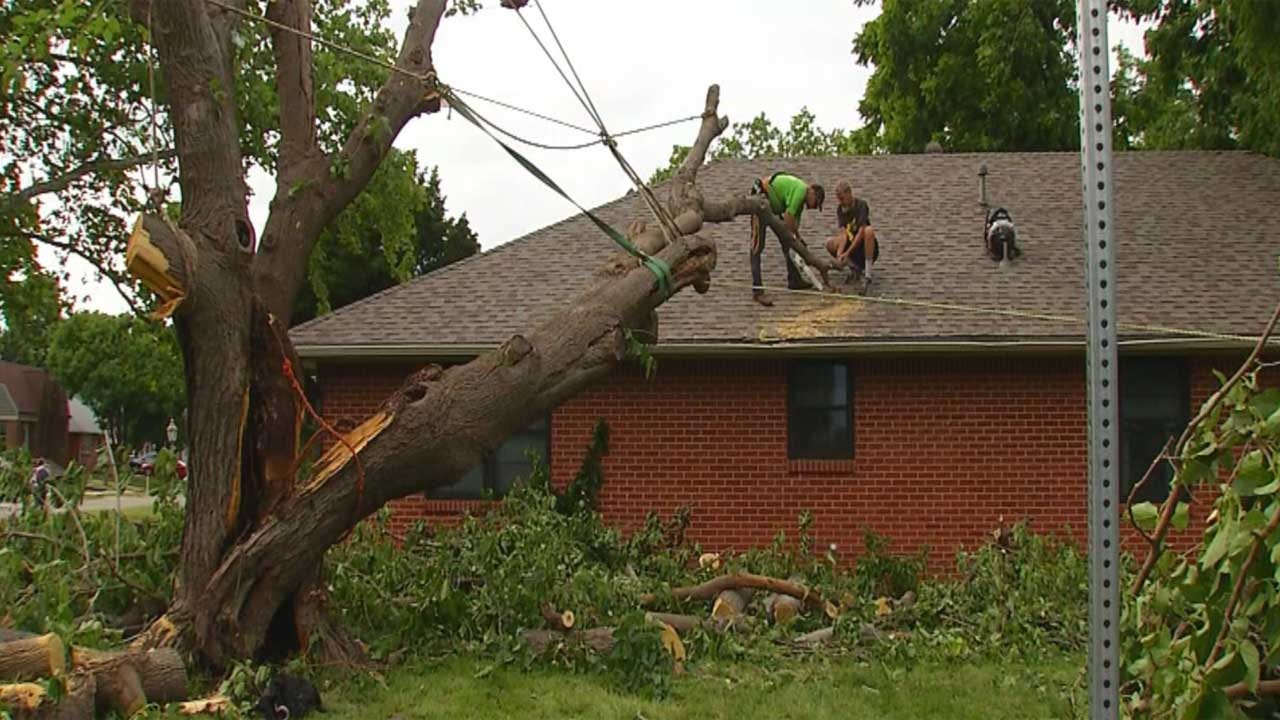 Consumer Protection Advocates Prepare For Oklahoma Disaster Scams