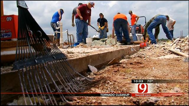 Hundreds Of Volunteers Turn Out For Carney Cleanup