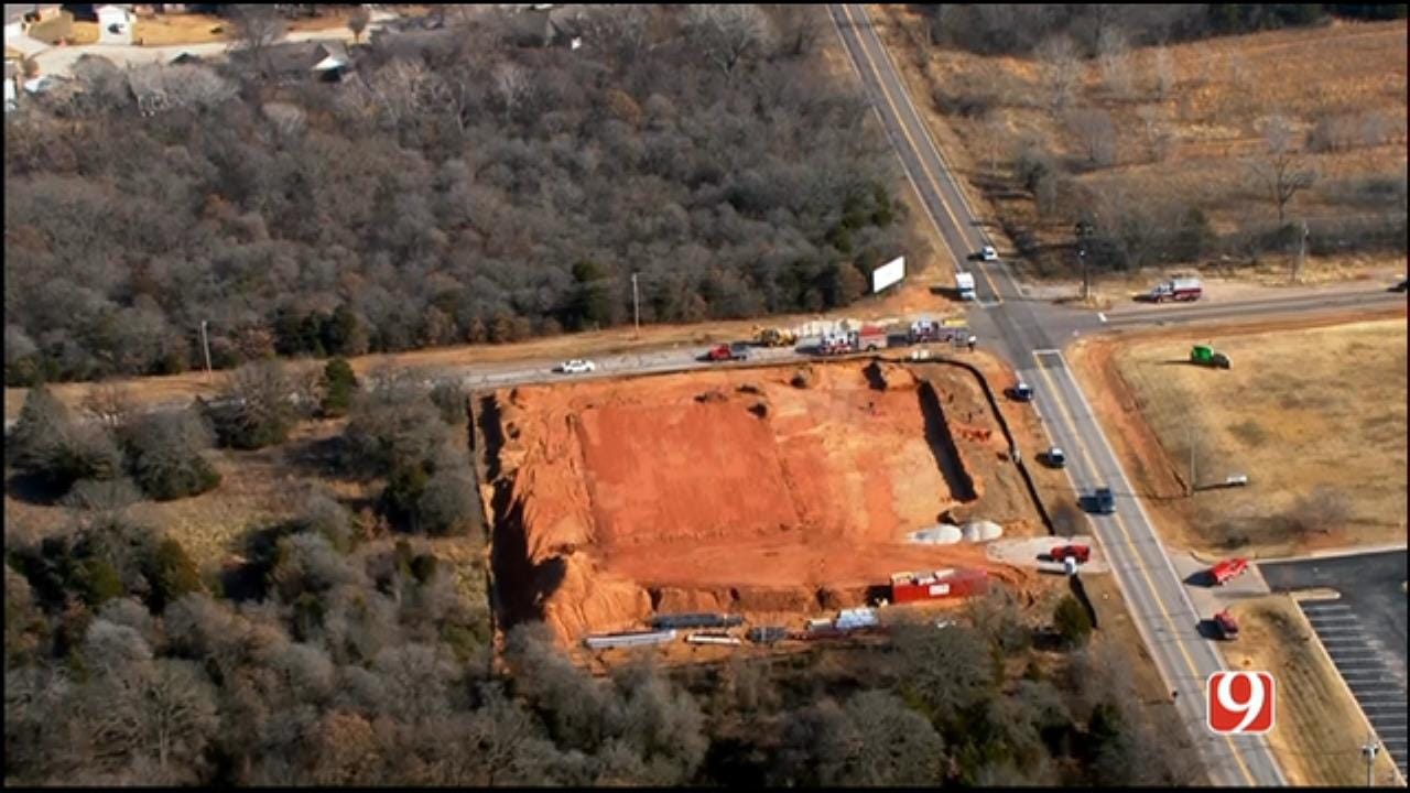 Bob Mills SkyNews 9 Flies Over MWC Construction Accident