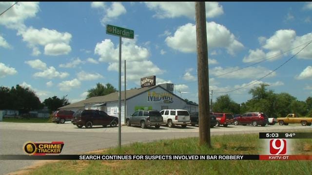 OCSO: Choctaw Bar Worker Robbed By Two Armed Women