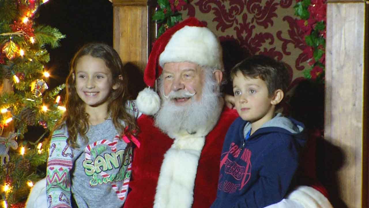 Local Santa Returns To Work After Serious Crash, Just In Time For Christmas