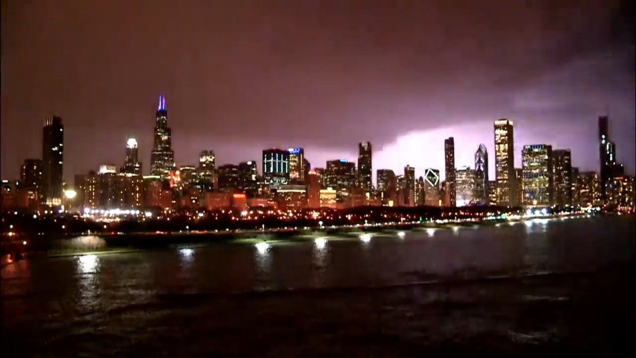 Caught On Camera: Lightning In Chicago