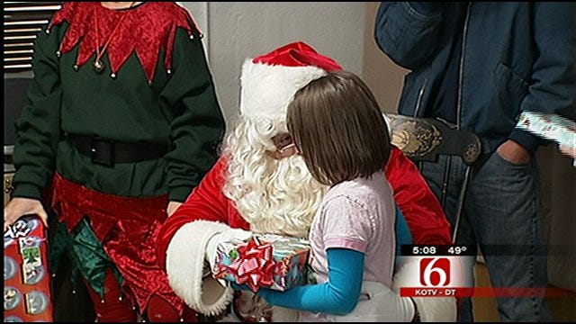 Santa Surprises Tulsa Elementary Students
