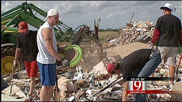 Cell Phone Saves Couple Trapped In Tornado Debris