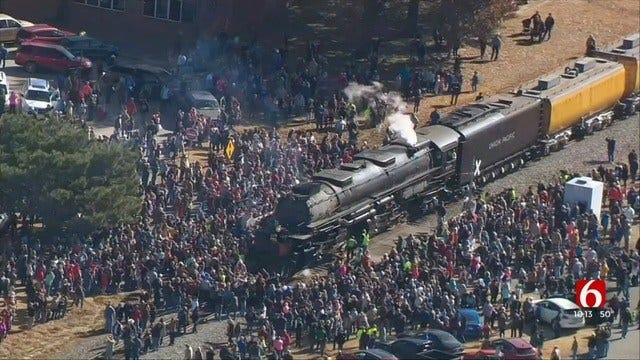 Oklahomans Line Up To See Union Pacific's Big Boy Steam Engine