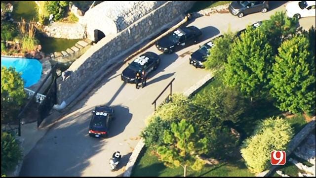 WEB EXTRA: SkyNews 9 Over Scene As Police Capture Pursuit Suspect Hiding In Mansion