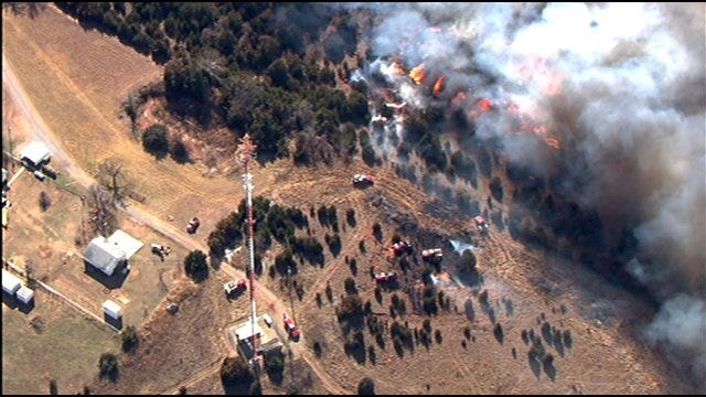 SkyNews 9 HD Captures Lincoln Co. Grass Fire Spreading Close To Homes