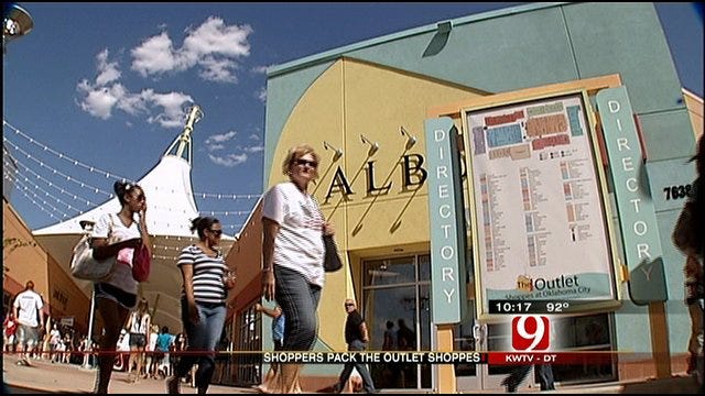 Shoppers Throng To New Outlet Mall In Oklahoma City